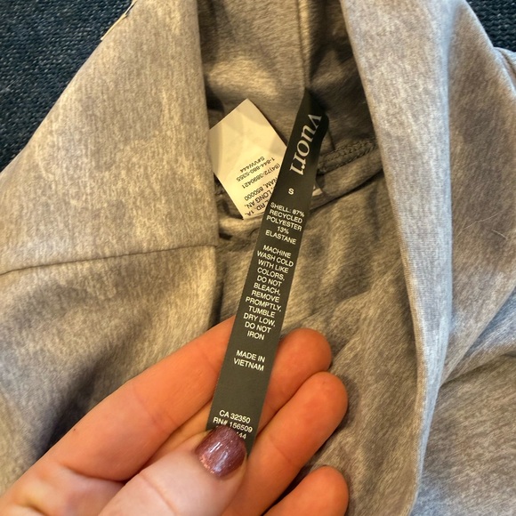 Vuori Women's Gray Camouflage Leggings - Picture 8 of 9